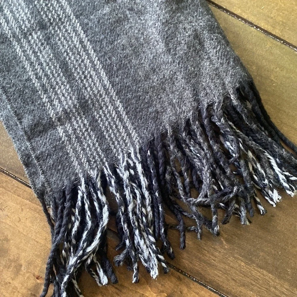 Men's‎ gray scarf 65